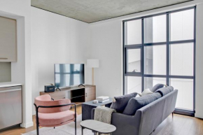 Downtown 1BR w Gym WD BBQ nr Dining Shops SEA-400